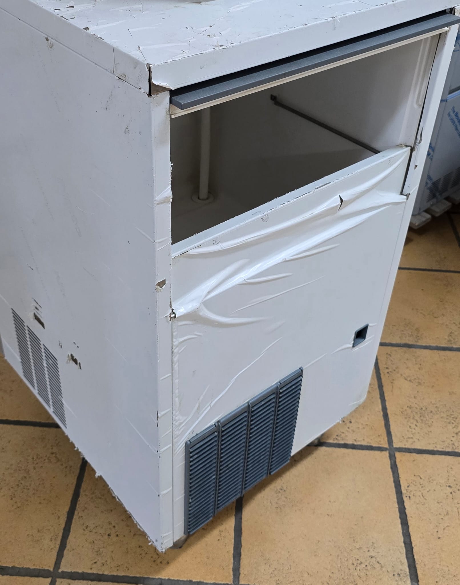FABBRICATORE PRODUTTORE DI GHIACCIO marca NFT - immagine 3