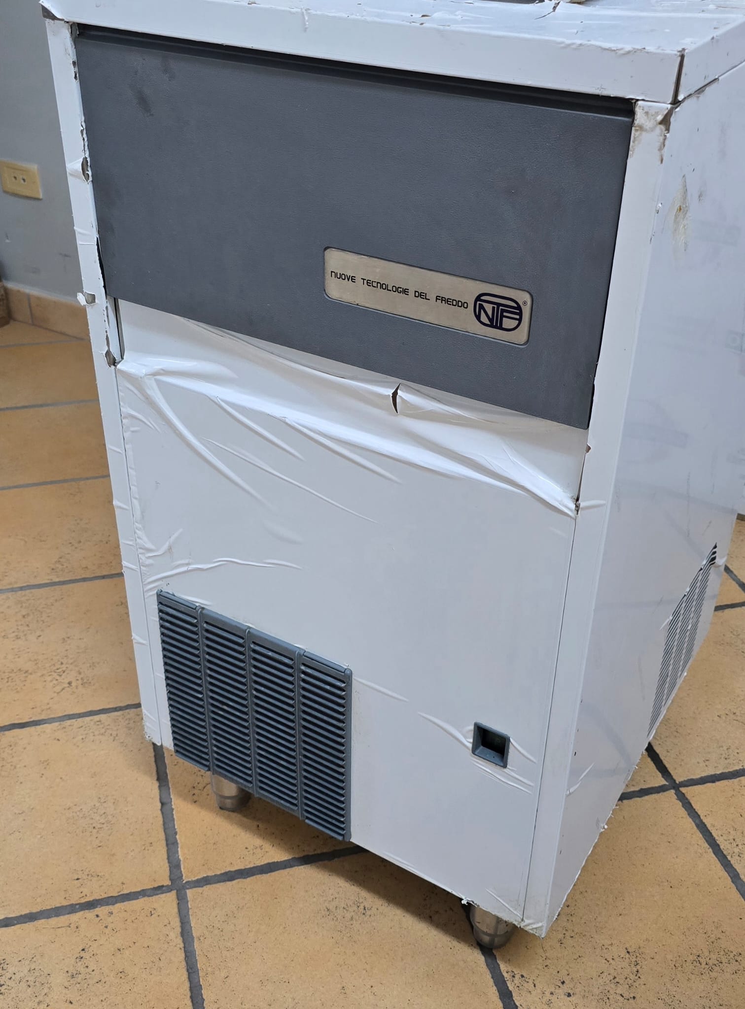 FABBRICATORE PRODUTTORE DI GHIACCIO marca NFT - immagine 5