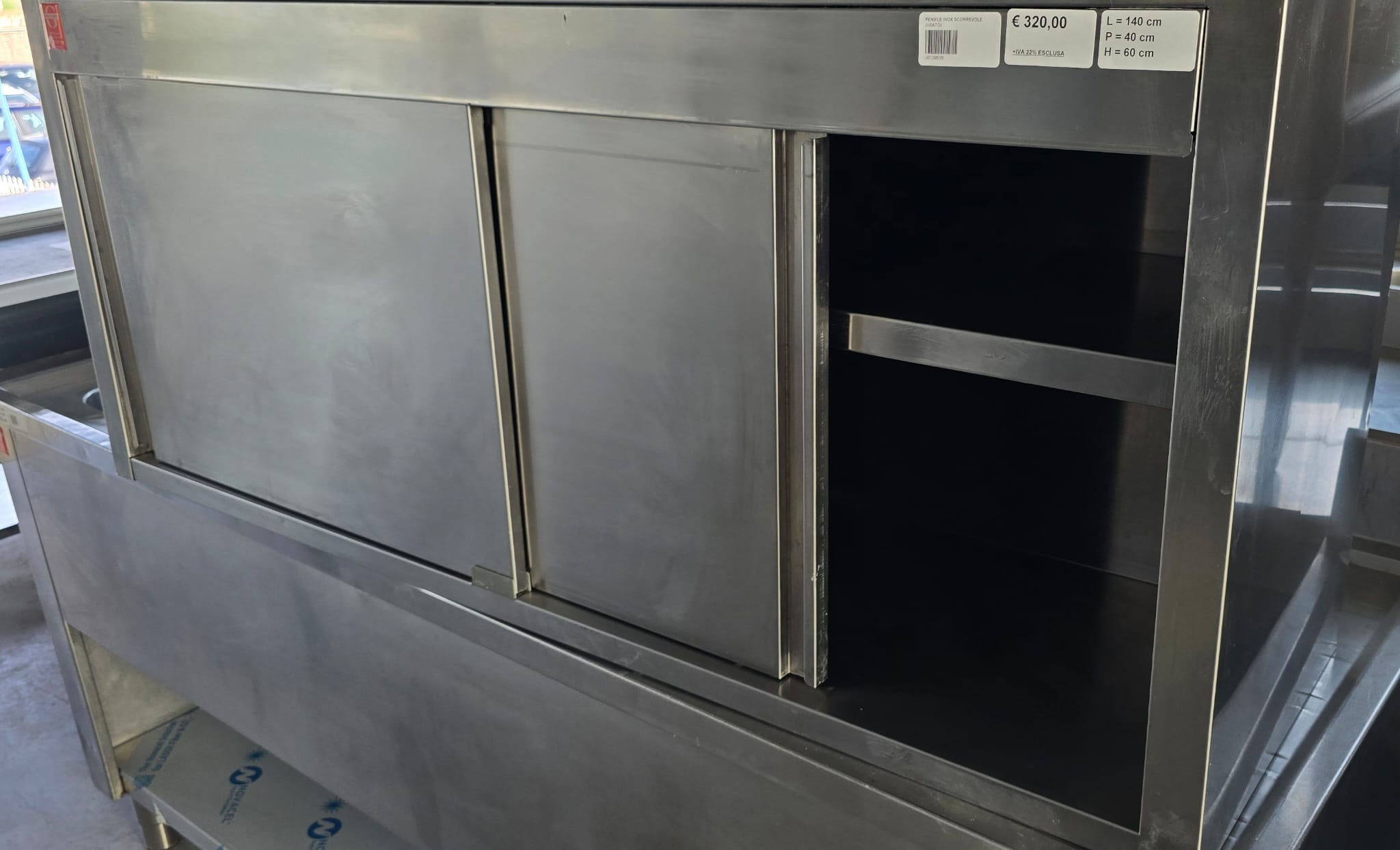PENSILE INOX CHIUSO con ante scorrevoli e ripiano interno cm 140x40x60h - immagine 2