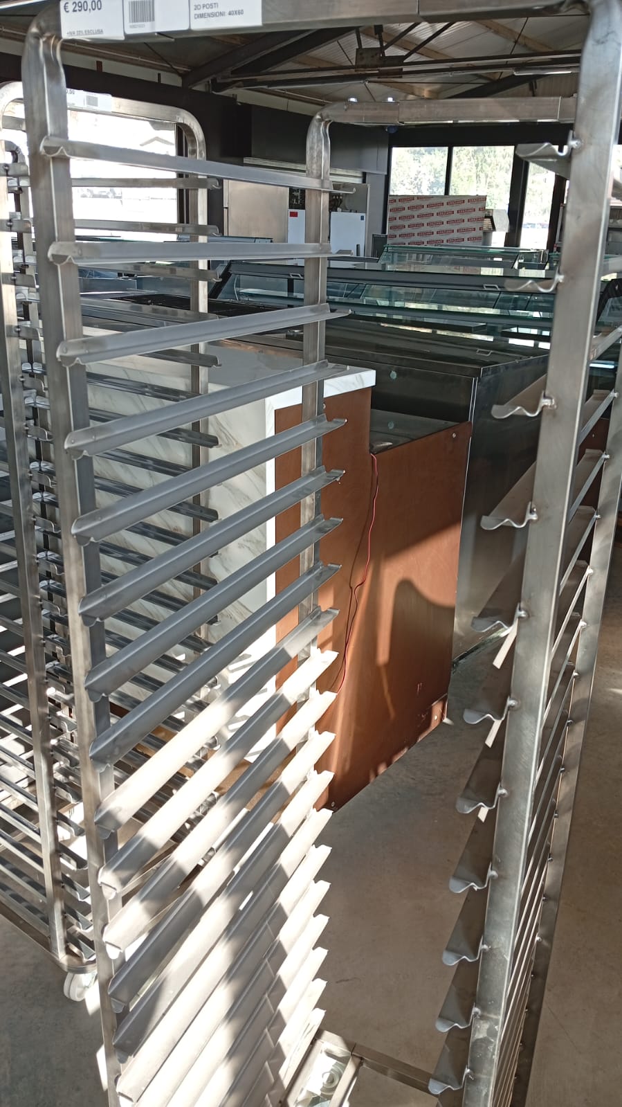 CARRELLO INOX PORTATEGLIE 20 POSTI per teglie 60x40 su ruote - immagine 3