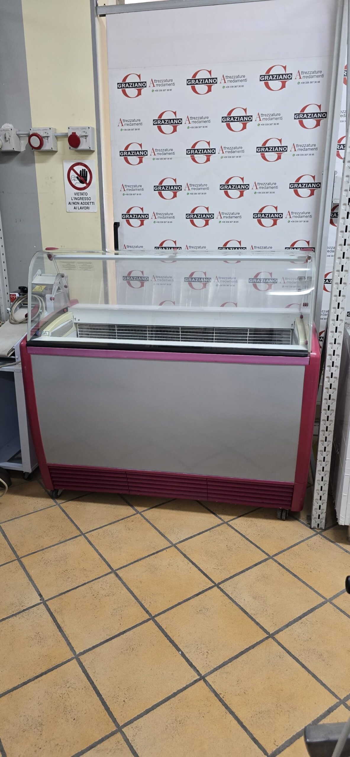 VETRINA GELATERIA STATICA 7 gusti marca ISA - immagine 2